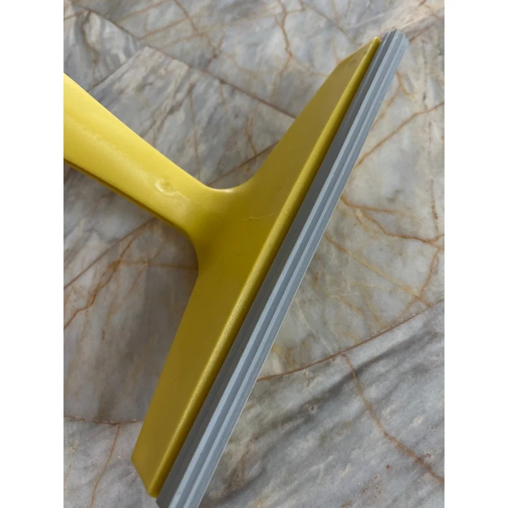 Petmate Pet Hair Magnet Yellow Rubber Squeegee Fur Remover Tool 2001 Vintage